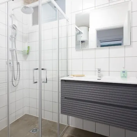 Levoasi 7 - Garden, Jacuzzi And Sauna Escape Apartment Levo